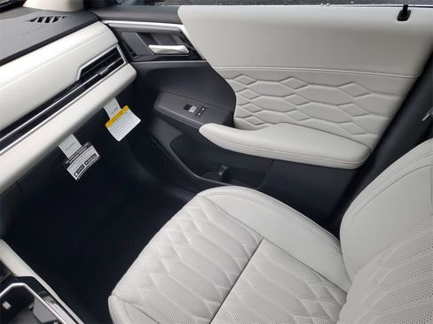 New 2025 Mitsubishi Outlander AWD image 10