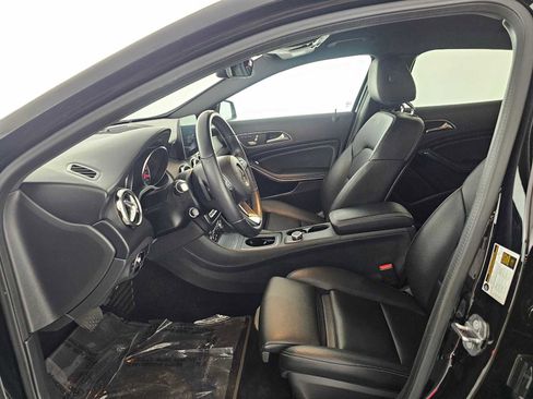 Used 2020 Mercedes-Benz GLA 250 4MATIC w/ Premium Package image 21