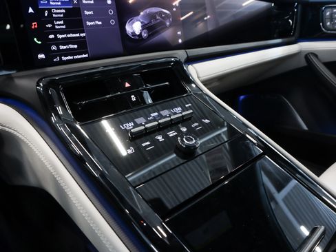 Used 2025 Porsche Panamera GTS image 20