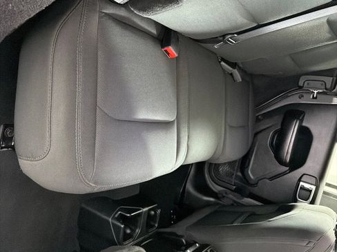 Used 2020 Jeep Wrangler Unlimited Sport S image 22