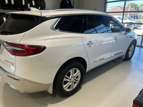 Used 2019 Buick Enclave Essence AWD/4WD image 2