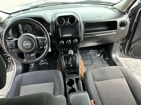 Used 2014 Jeep Patriot Latitude w/ Sun/Sound Group AWD/4WD image 29