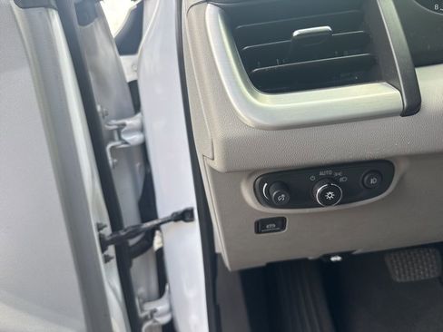 Used 2020 GMC Terrain SLT w/ Preferred Package image 26