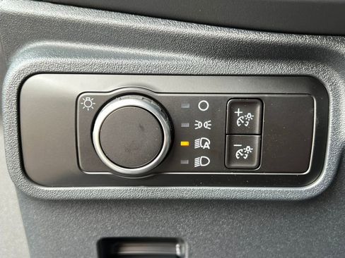 New 2025 Ford Bronco Badlands image 16