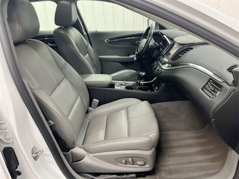 Used 2019 Chevrolet Impala LT image 22