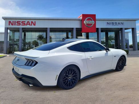 Used 2024 Ford Mustang GT RWD image 5