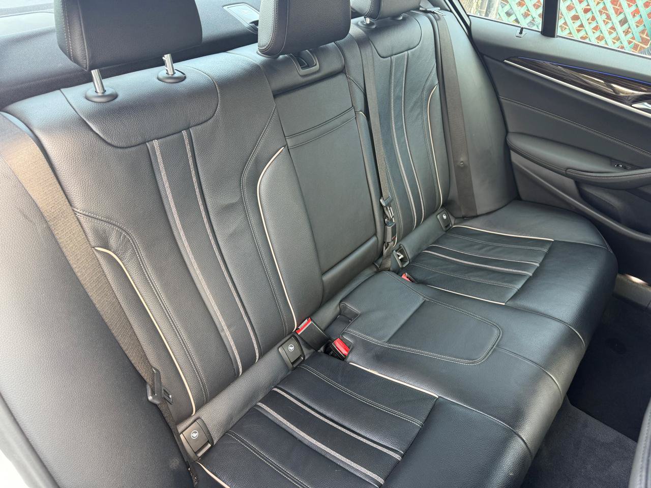 Used 2019 BMW 530e w/ Convenience Package RWD image 40