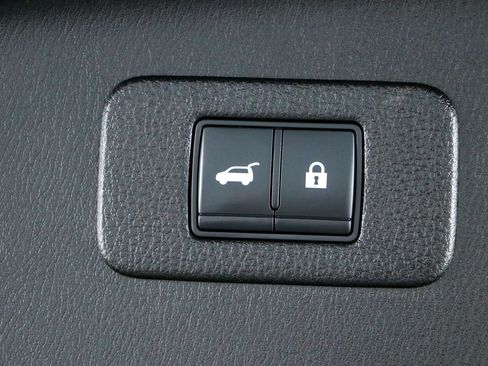 Used 2021 Nissan Armada Platinum w/ Captain's Chairs Package AWD/4WD image 35