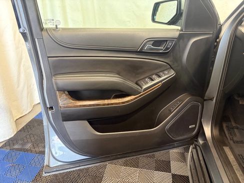 Used 2020 Chevrolet Suburban LT AWD/4WD image 8