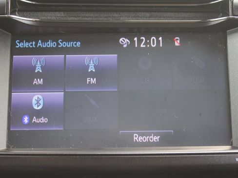 Used 2018 Toyota RAV4 LE FWD image 38