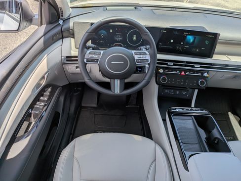 New 2026 Hyundai Tucson Limited w/ Tow & Go Package FWD image 17