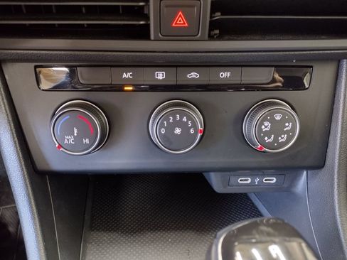 Certified 2024 Volkswagen Jetta S FWD image 29