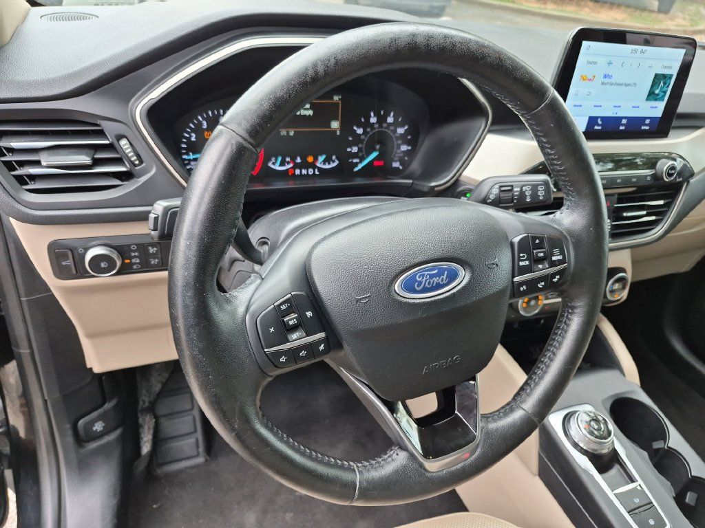 Used 2020 Ford Escape SEL FWD image 33
