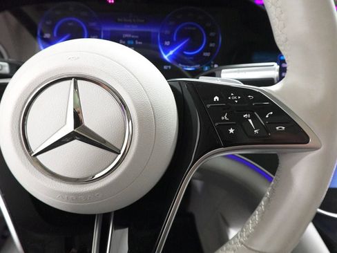 Used 2023 Mercedes-Benz EQS 580 4MATIC SUV image 16