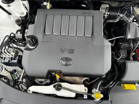 Used 2013 Toyota Avalon Limited w/ Technology Pkg FWD image 41
