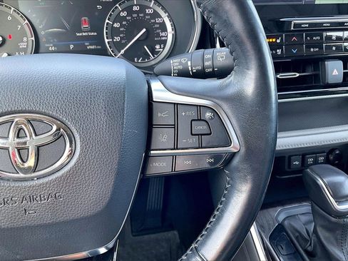 Used 2021 Toyota Highlander Platinum image 19