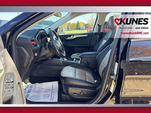 Used 2022 Ford Escape Titanium w/ Titanium Elite Package image 10