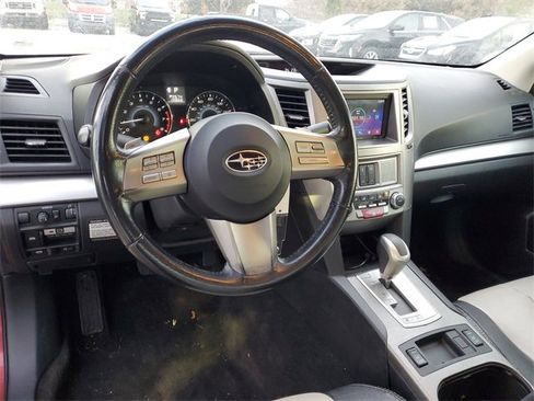 Used 2010 Subaru Legacy 2.5i Premium image 12