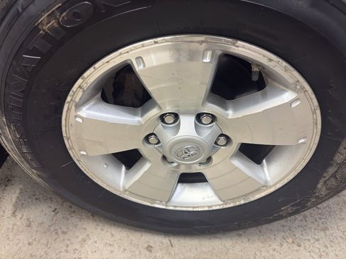 Used 2014 Toyota Tacoma 4x4 Double Cab image 32