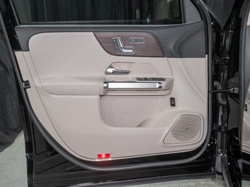 New 2026 Mercedes-Benz GLB 250 image 10