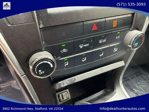 Used 2015 Toyota Camry SE FWD image 19