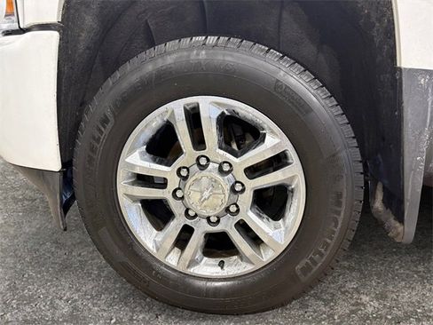 Used 2017 Chevrolet Silverado 2500 High Country w/ Duramax Plus Package image 12