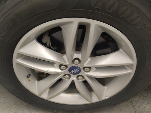 Used 2017 Ford Edge SEL w/ Equipment Group 201A AWD/4WD image 31
