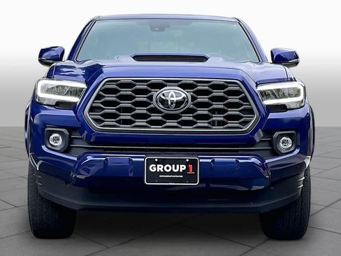 Used 2023 Toyota Tacoma TRD Sport w/ Technology Package AWD/4WD image 3