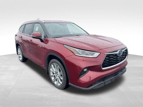 Used 2021 Toyota Highlander Limited AWD/4WD image 3