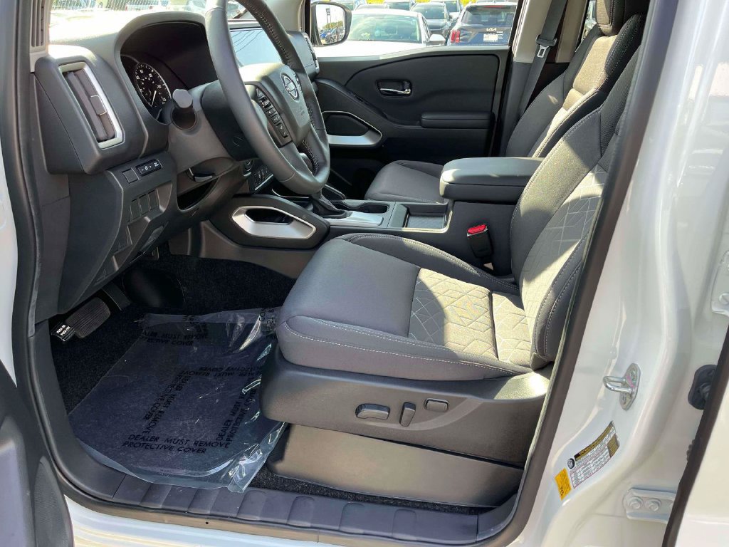 Used 2026 Nissan Frontier SV w/ All-Weather Content Package RWD image 14
