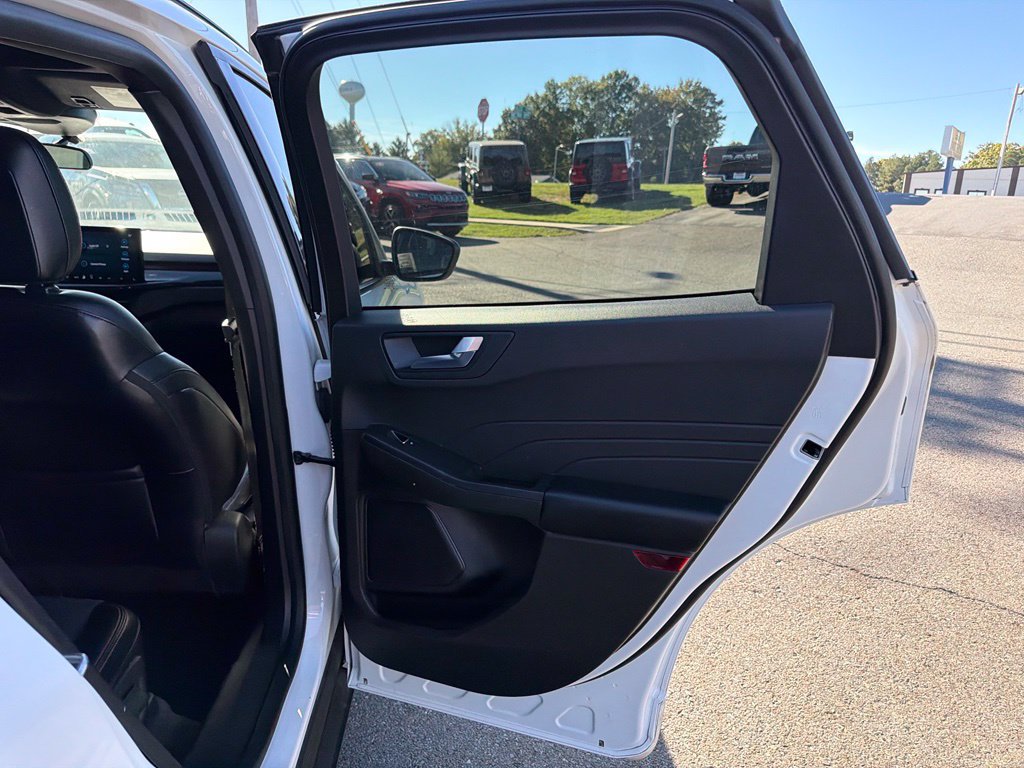 Used 2023 Ford Escape ST-Line w/ Tech Pack #1 FWD image 34