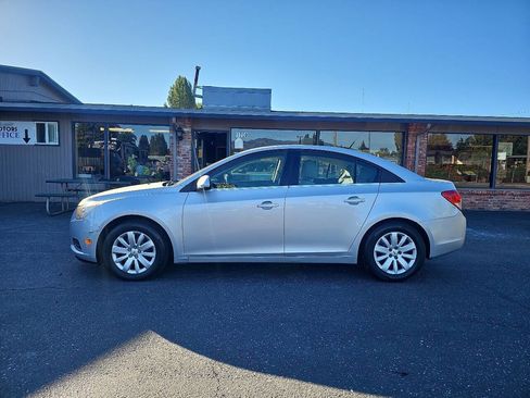 Used 2011 Chevrolet Cruze LT image 1