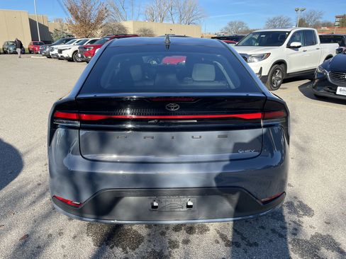 Used 2025 Toyota Prius LE image 6