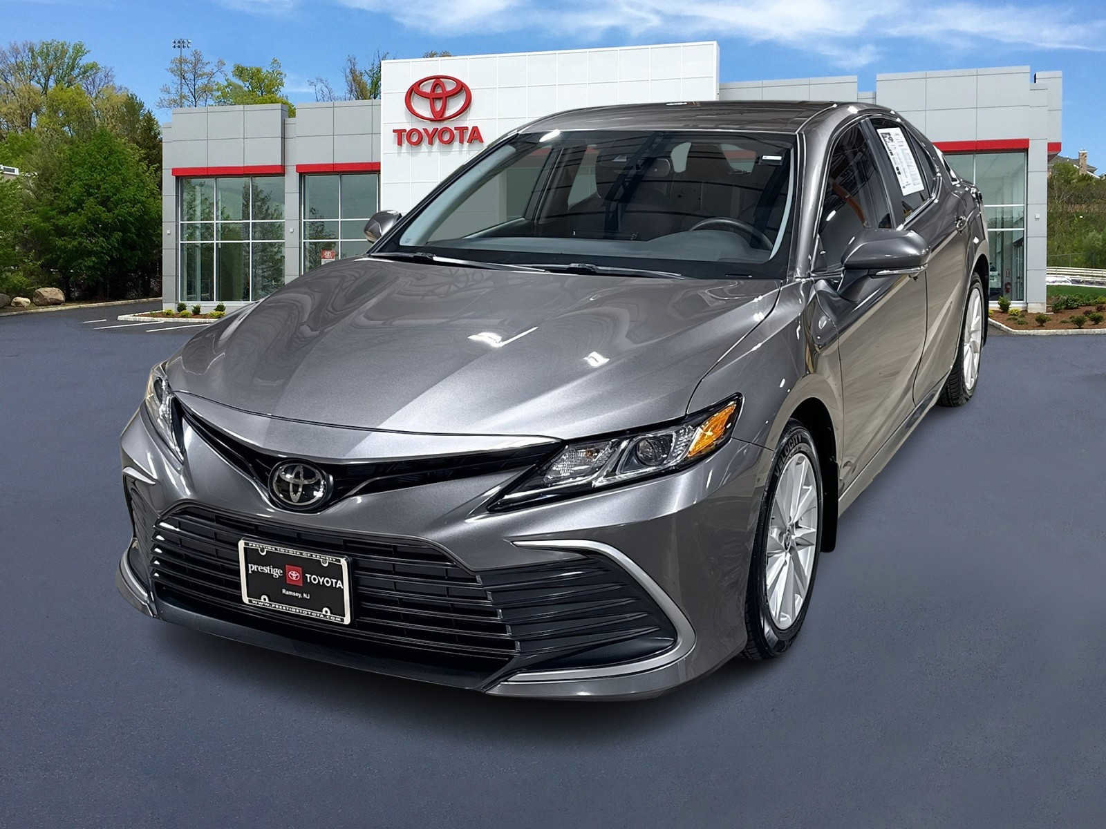 Certified 2022 Toyota Camry LE w/ Convenience Package FWD image 1