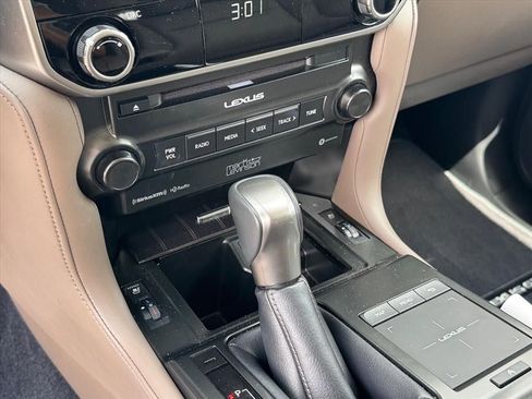 Used 2022 Lexus GX 460 Premium w/ Accessory Package AWD/4WD image 24