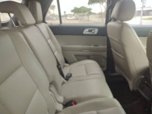 Used 2013 Ford Explorer XLT FWD image 17