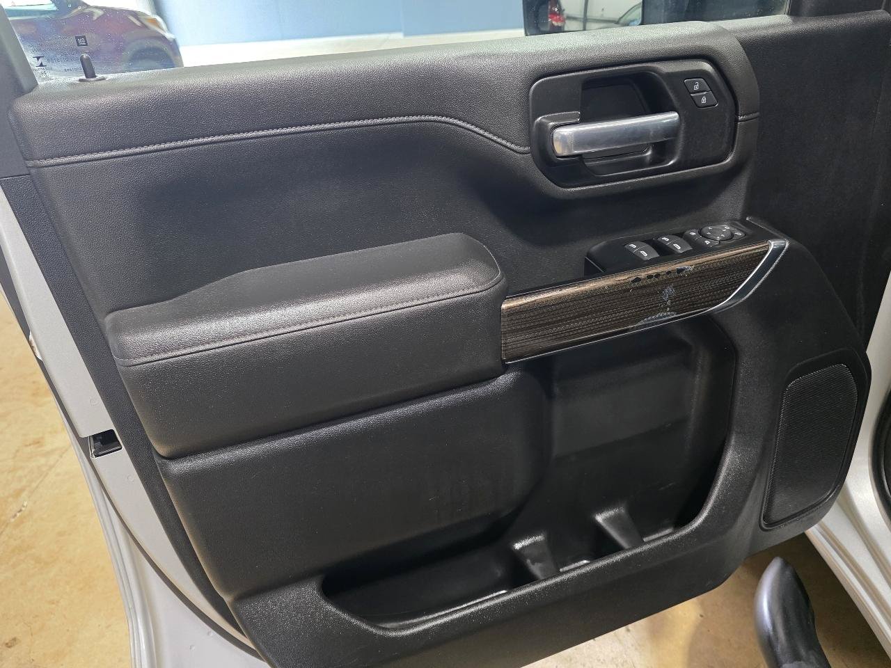 Used 2022 Chevrolet Silverado 3500 LT w/ Convenience Package AWD/4WD image 12