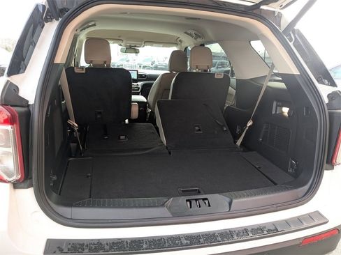 Used 2022 Ford Explorer XLT w/ Equipment Group 202A image 25