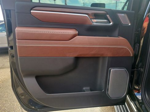 Used 2025 GMC Sierra 2500 Denali Ultimate w/ Max Trailering Package image 16