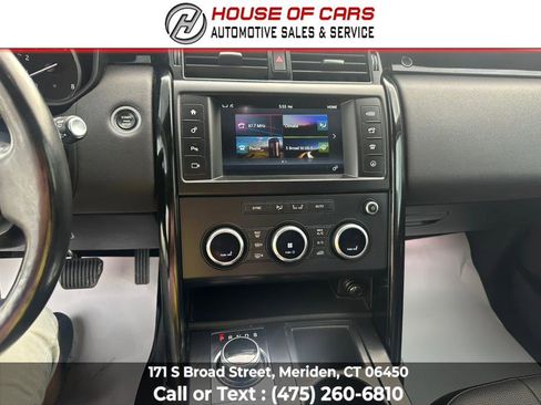 Used 2017 Land Rover Discovery SE image 37