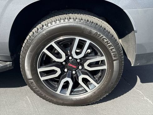 Certified 2022 GMC Yukon XL AT4 AWD/4WD image 33