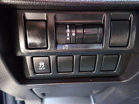 Used 2019 Subaru Crosstrek 2.0i Premium AWD/4WD image 12