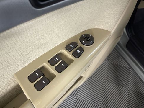 Used 2010 Hyundai Sonata GLS image 14