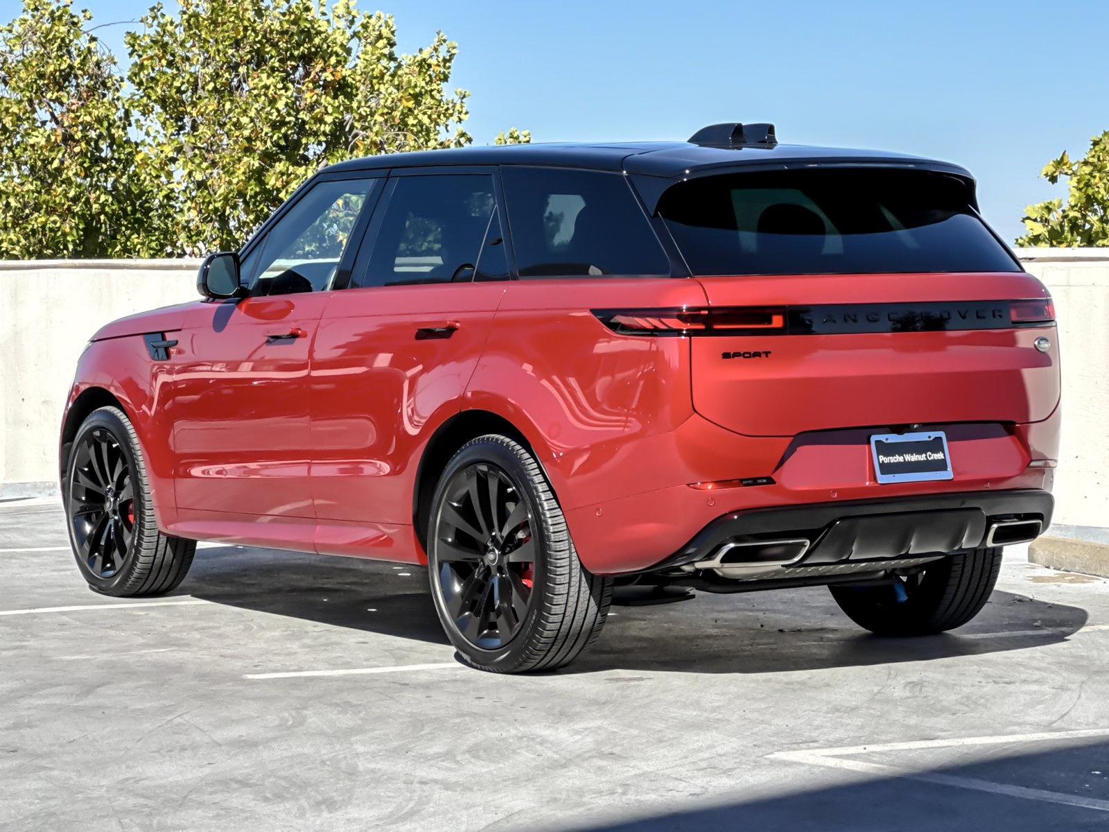 Used 2023 Land Rover Range Rover Sport SE Dynamic AWD/4WD image 4