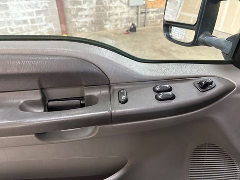 Used 2004 Ford F250 XLT image 10