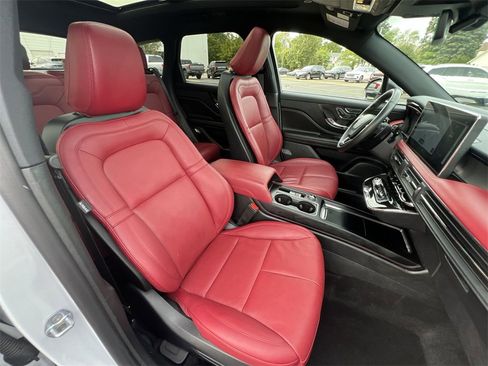 Certified 2025 Lincoln Corsair Reserve w/ Rear Removable Package Tray image 32