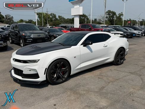 Used 2022 Chevrolet Camaro SS RWD image 3