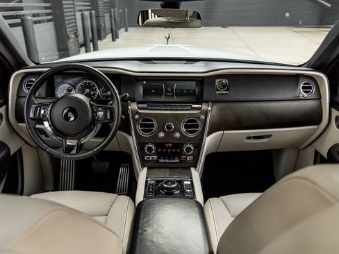 Used 2019 Rolls-Royce Cullinan image 4