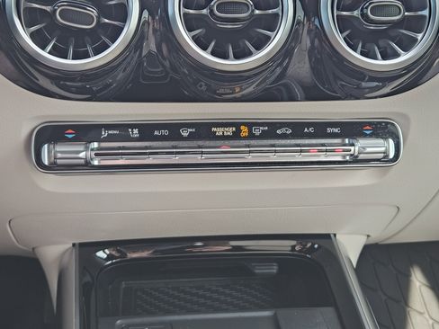 Used 2025 Mercedes-Benz GLA 250 image 19