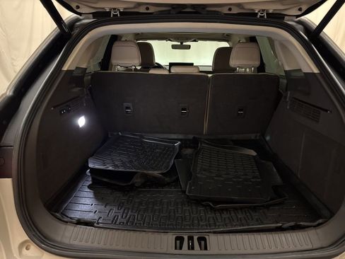 Used 2021 Lincoln Nautilus Reserve image 9